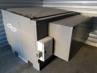 Unidad de ventilación CW-H15 instalada en un espacio interior, optimizando la climatización industrial con la tecnología de Climate Gate.