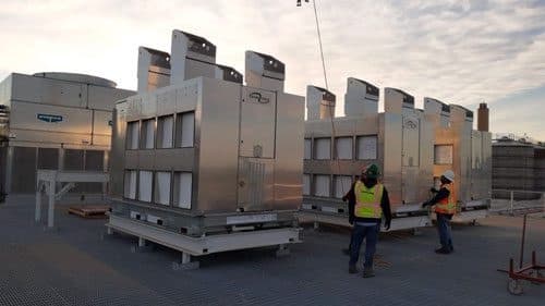 Unidades CW80 IEC siendo transportadas en un camión, listas para ser instaladas en diferentes ubicaciones industriales de México.